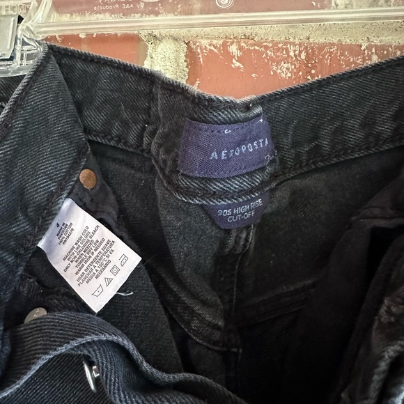 90’s High Rise Shorts - Picture 3 of 3